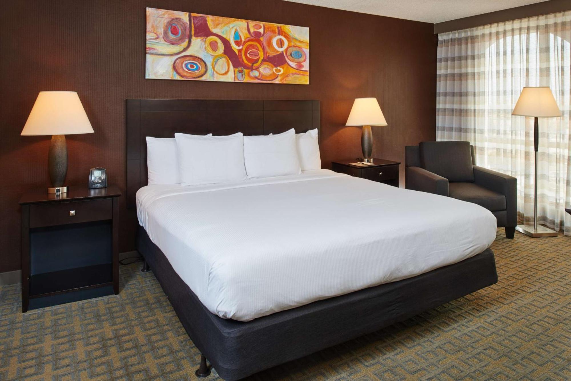 Doubletree By Hilton Dallas Market Center Eksteriør billede