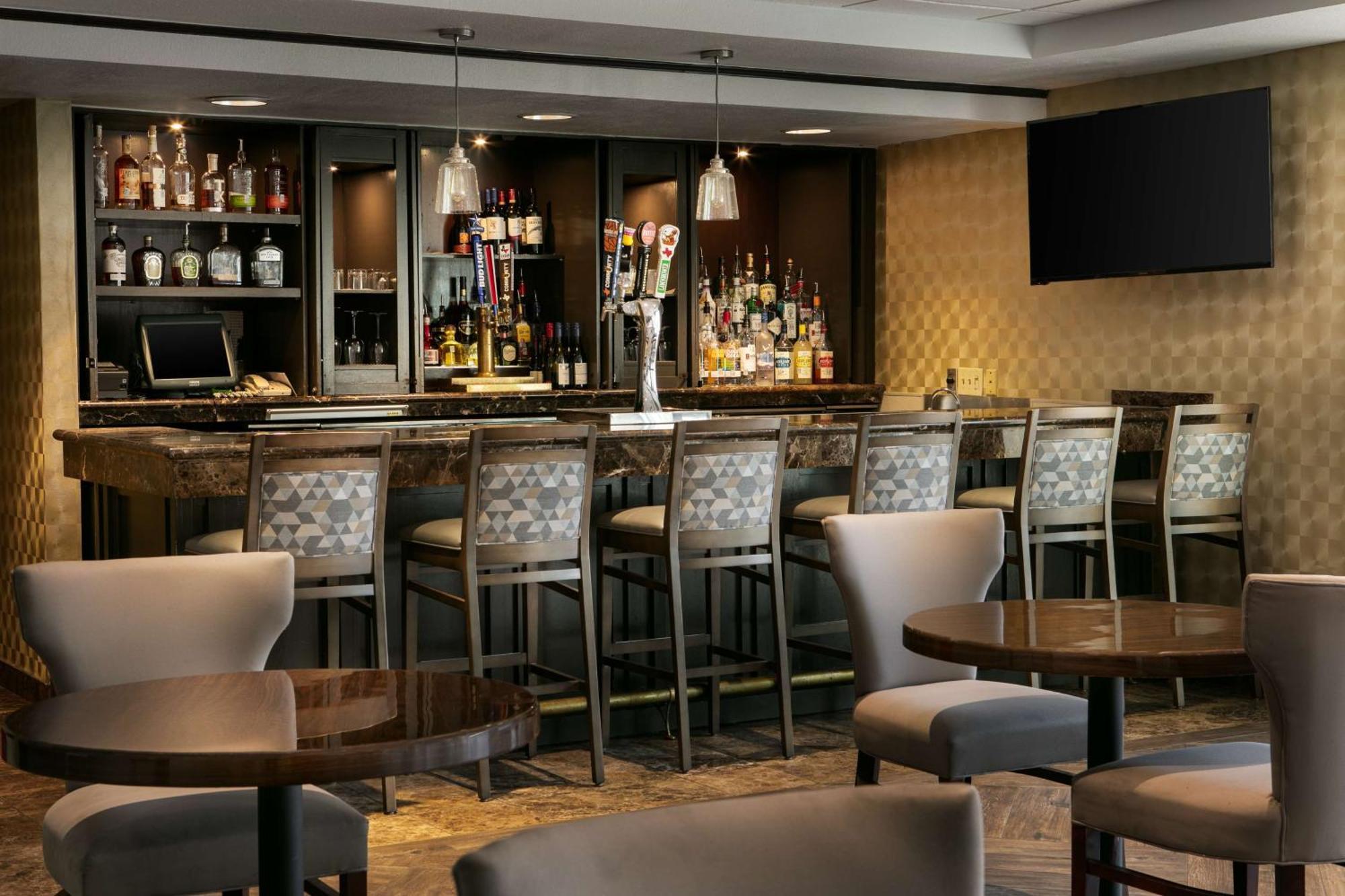 Doubletree By Hilton Dallas Market Center Eksteriør billede