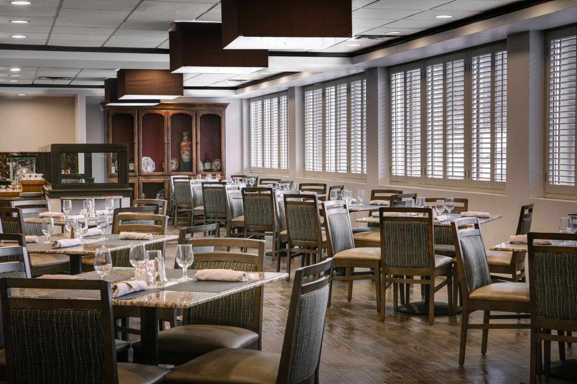 Doubletree By Hilton Dallas Market Center Eksteriør billede