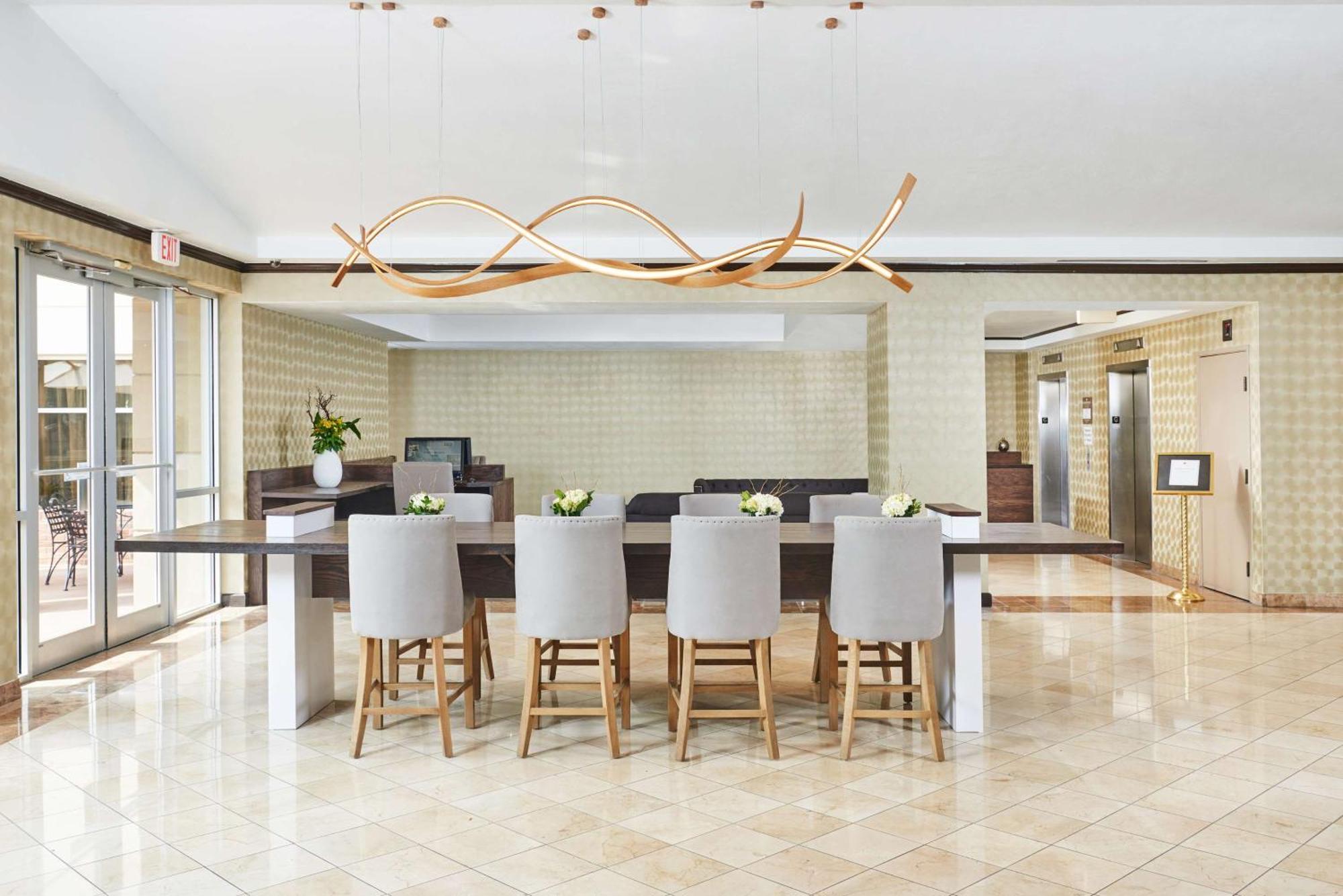 Doubletree By Hilton Dallas Market Center Eksteriør billede