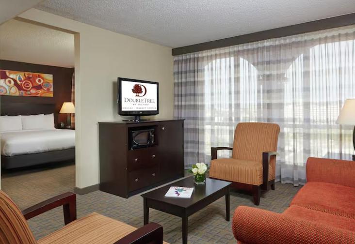 Doubletree By Hilton Dallas Market Center Eksteriør billede